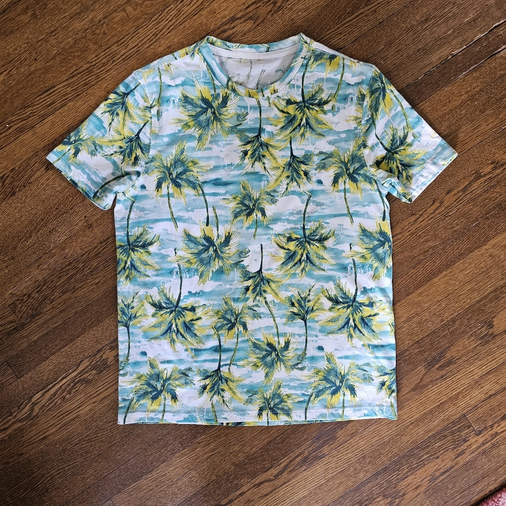 Old Navy size Small palm print Tee